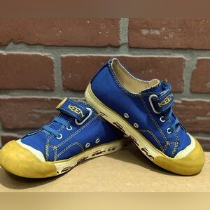 Keen boys toddler sneakers bright blue w/yellow stitching EUC size 11 toddler